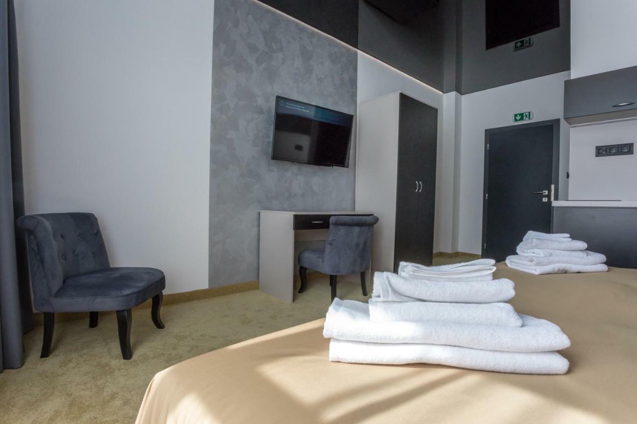 Apart Hotel Golden Apartments โกชิเซ ภายนอก รูปภาพ