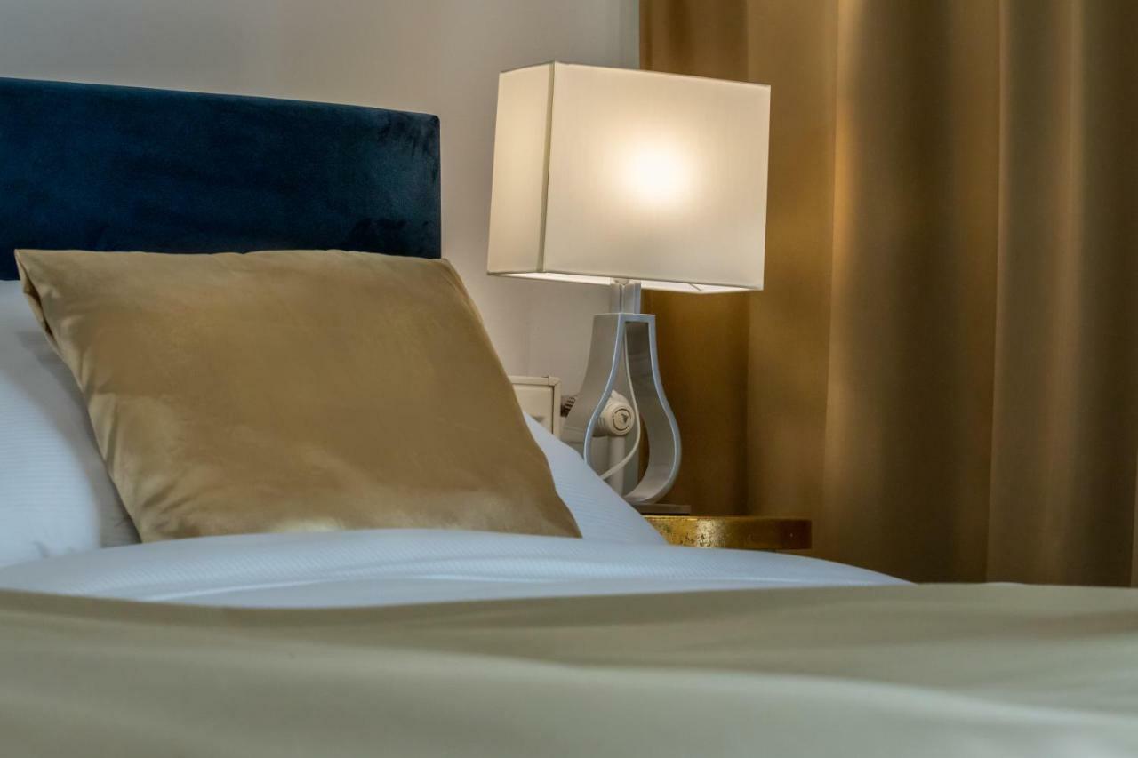 Apart Hotel Golden Apartments โกชิเซ ภายนอก รูปภาพ