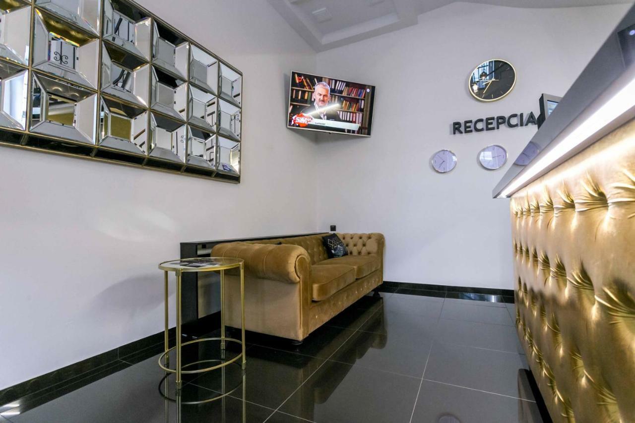 Apart Hotel Golden Apartments โกชิเซ ภายนอก รูปภาพ