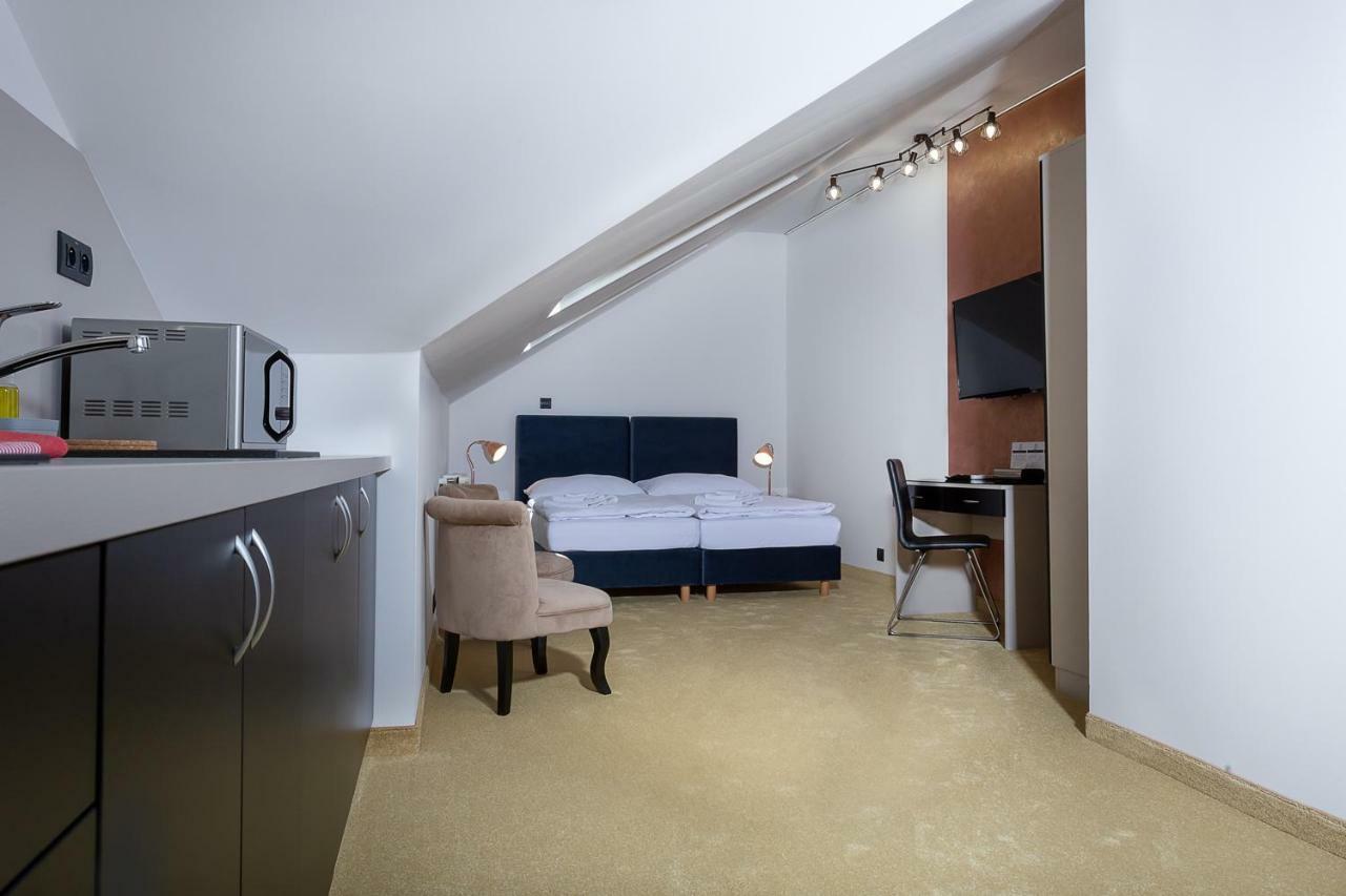 Apart Hotel Golden Apartments โกชิเซ ภายนอก รูปภาพ