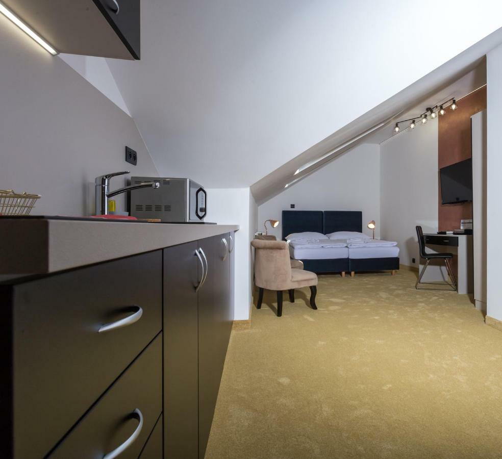 Apart Hotel Golden Apartments โกชิเซ ภายนอก รูปภาพ